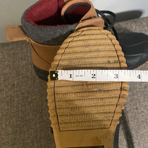 Tommy Hilfiger Women’s DuckBoot, size 6M - Picture 12 of 12